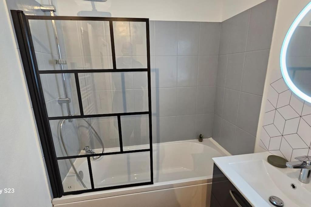 Appartement Calme ลีแวง ภายนอก รูปภาพ